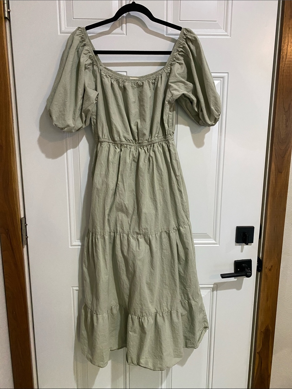 Sage Green Puff-Sleeve Tiered Maxi Dress - Women's